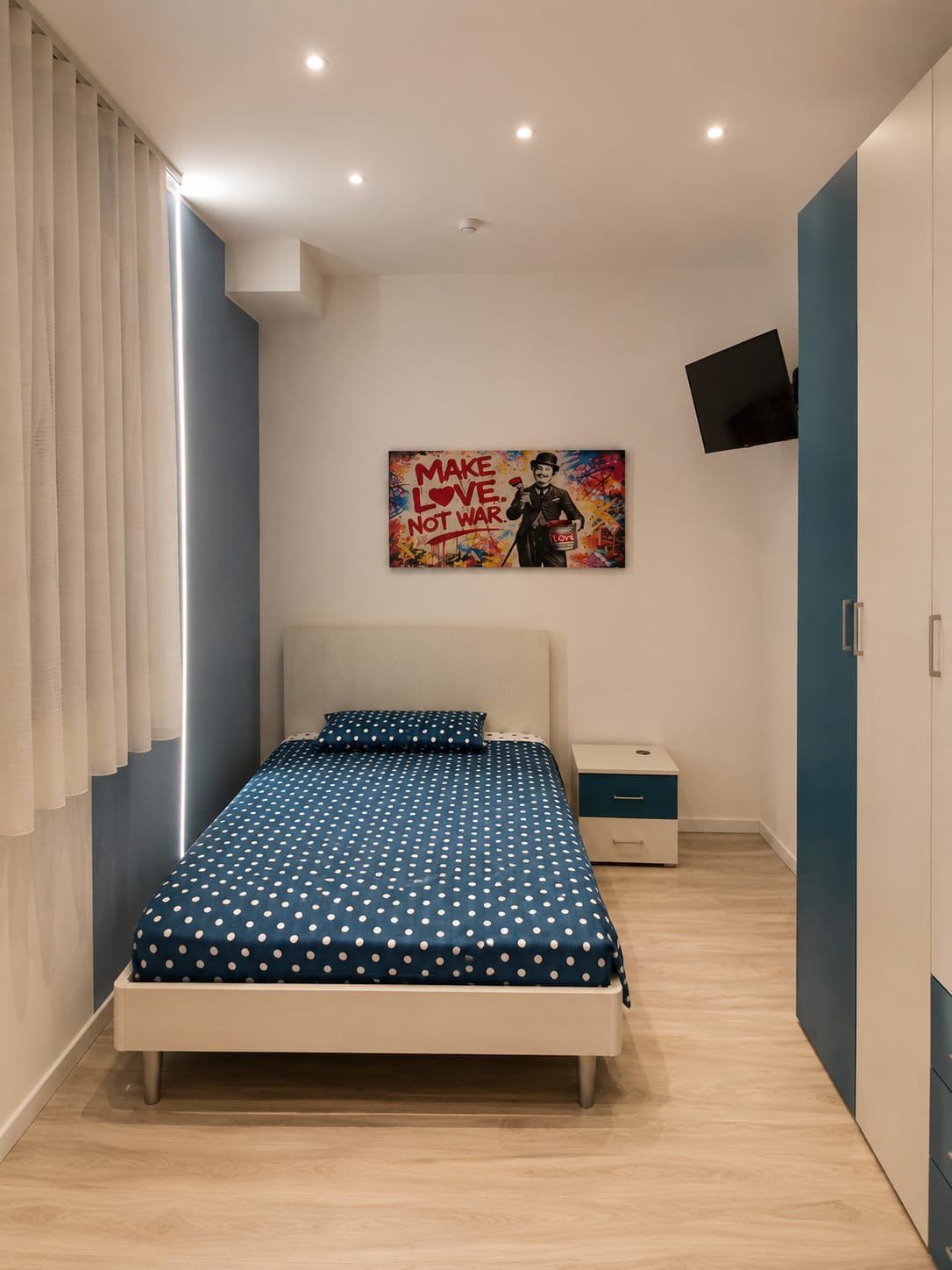 Interno di Zero Home Relax a Civitanova Marche con gestione domotica e connettività avanzata